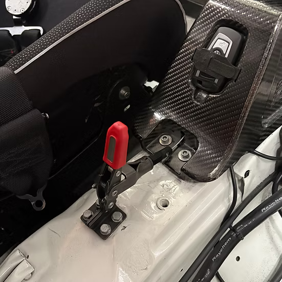 BMW 8HP park-lock kit with red handle and latch on console mounting